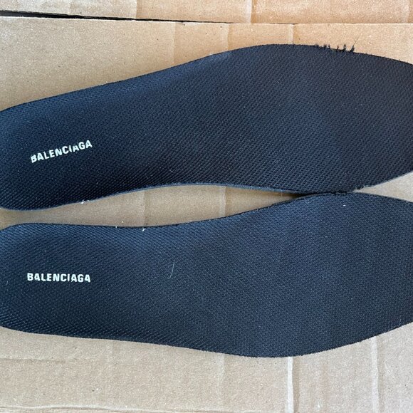 Balenciage Tripe S Sneakers - Picture 5 of 9